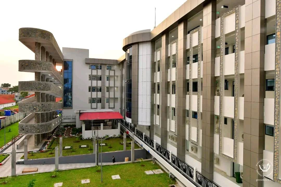 Bâtiment Principal Moderne